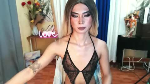 Snapshot of fuckingtransangel chatting on May 2026 12:48:01 AM ANGELICA FOX online show from May 2026 12:48:01 AM