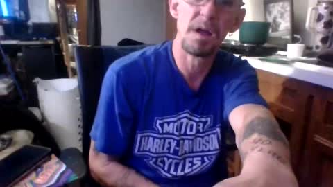 Snapshot of fuckmehard221187 chatting on December 2024 08:48:01 PM me online show from December 2024 08:48:01 PM