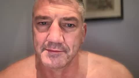 fullback_15 online show from November 2025 01:46:01 PM