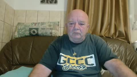 fullballs6 online show from October 2025 02:55:02 AM