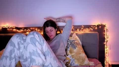 Elona  online show from February 2026 08:29:02 PM