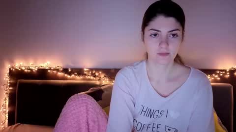 Elona  online show from February 2026 10:41:02 AM