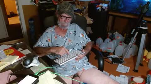 mike online show from October 2025 12:29:01 AM