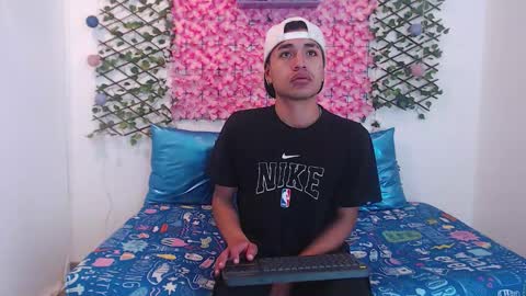 Snapshot of funny_and_horny chatting on September 2025 09:23:02 AM funny_and_horny online show from September 2025 09:23:02 AM