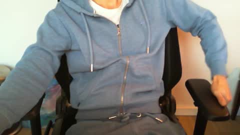 YWhiteNiceMan online show from September 2025 06:51:01 AM