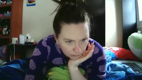 fuzzypeaches87 online show from April 2026 04:45:02 PM
