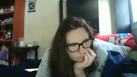 fuzzypeaches87 online show from May 2026 03:40:02 PM