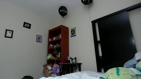fuzzypeaches87 online show from May 2026 01:12:01 AM