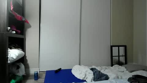 fuzzypeaches87 online show from May 2026 06:09:02 AM