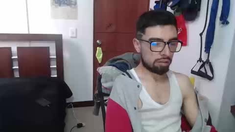 Snapshot of fvckhorneyguy chatting on September 2025 04:50:01 PM andrew online show from September 2025 04:50:01 PM