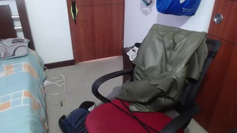 Snapshot of fvckhorneyguy chatting on October 2025 01:59:02 PM andrew online show from October 2025 01:59:02 PM