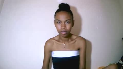 Snapshot of fyah1027 chatting on November 2025 07:30:02 AM fyah1027 online show from November 2025 07:30:02 AM