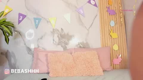   Independent model online show from April 2026 10:15:02 AM