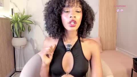   Independent model online show from May 2026 11:05:02 AM