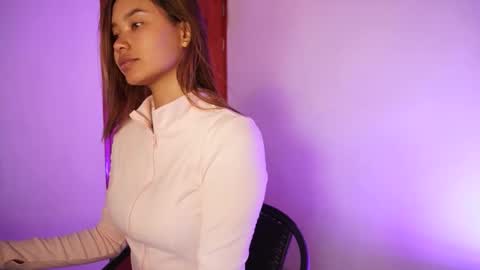 Gabby evans online show from April 2026 02:33:01 PM