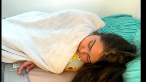 gabbyfoox online show from September 2025 05:48:01 PM