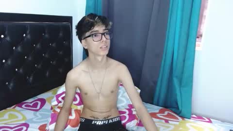 gabriel_x18 online show from March 2026 09:30:01 PM