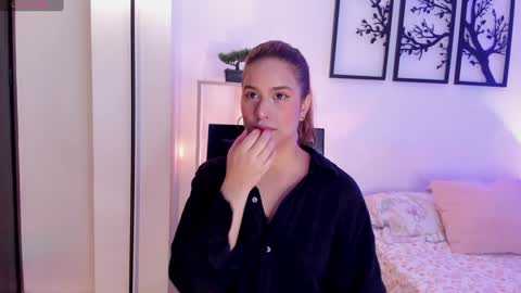 Snapshot of gabriella__tom chatting on January 2025 09:57:01 PM Gabriella online show from January 2025 09:57:01 PM