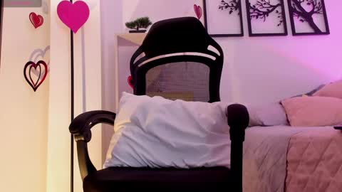 Snapshot of gabriella__tom chatting on February 2025 07:39:01 PM Gabriella online show from February 2025 07:39:01 PM