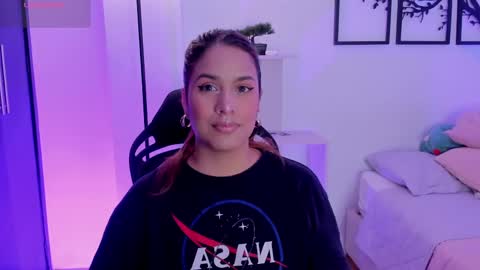 Snapshot of gabriella__tom chatting on March 2025 09:51:01 PM Gabriella online show from March 2025 09:51:01 PM