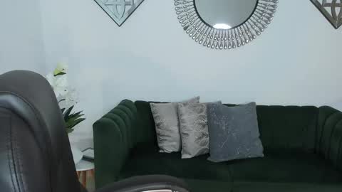 gabriella_evans_ online show from February 2026 01:45:04 AM