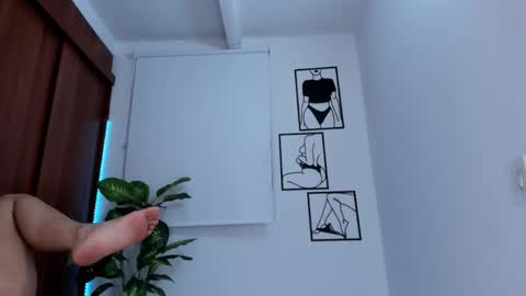 Snapshot of gaby_girl chatting on January 2025 12:27:02 AM online show from January 2025 12:27:02 AM