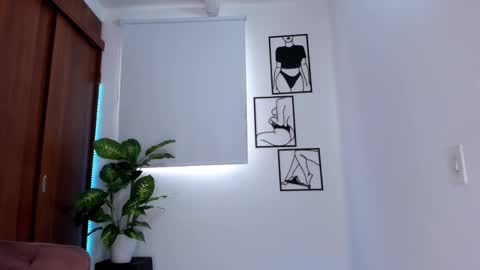 Snapshot of gaby_girl chatting on February 2025 09:53:02 PM online show from February 2025 09:53:02 PM