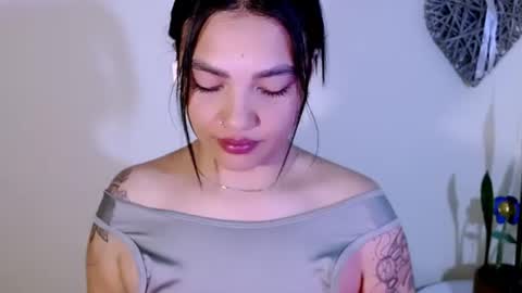 Snapshot of gaby_saikozz chatting on July 2026 02:37:02 AM My name is Gabriela.. nice to meet you thumbs up please its very important to me online show from July 2026 02:37:02 AM