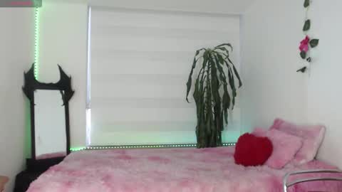 Gaby online show from October 2025 10:10:02 PM