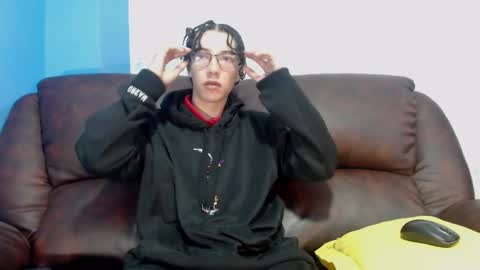 Snapshot of gadiel_sex chatting on February 2025 12:28:01 PM gadiel_sex online show from February 2025 12:28:01 PM