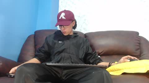 Snapshot of gadiel_sex chatting on February 2025 12:27:01 PM gadiel_sex online show from February 2025 12:27:01 PM