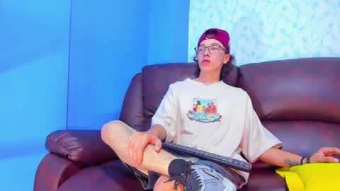 Snapshot of gadiel_sex chatting on February 2025 07:04:02 PM gadiel_sex online show from February 2025 07:04:02 PM