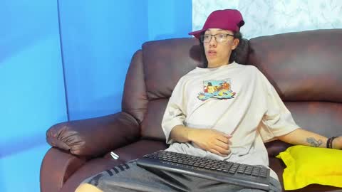 Snapshot of gadiel_sex chatting on March 2025 02:37:02 PM gadiel_sex online show from March 2025 02:37:02 PM