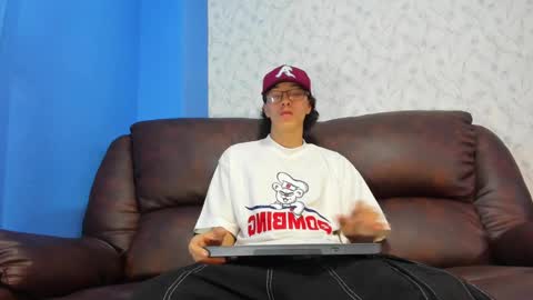 Snapshot of gadiel_sex chatting on March 2025 01:21:01 PM gadiel_sex online show from March 2025 01:21:01 PM