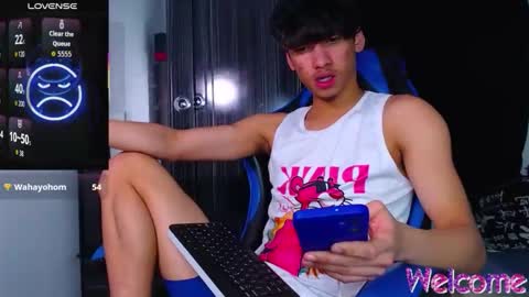 Snapshot of gael_jones chatting on December 2025 05:35:02 AM gael_jones online show from December 2025 05:35:02 AM