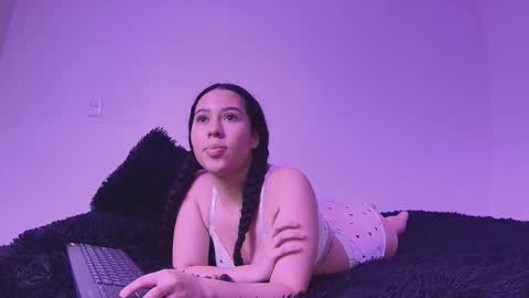 gaia_sweet_ online show from October 2025 08:25:01 AM