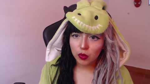 Snapshot of gakomenoshida chatting on September 2025 08:12:02 PM Kate 3 online show from September 2025 08:12:02 PM