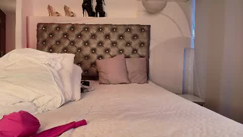 CALL ME MY QUEEN online show from July 2026 10:12:02 PM