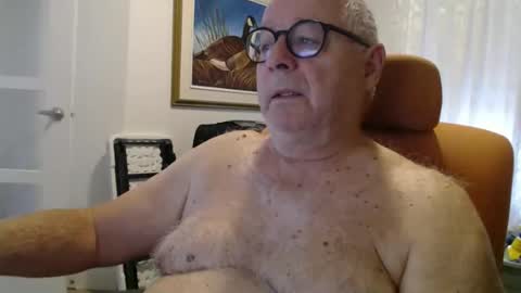 Snapshot of gamin68 chatting on October 2025 02:12:01 PM gamin68 online show from October 2025 02:12:01 PM