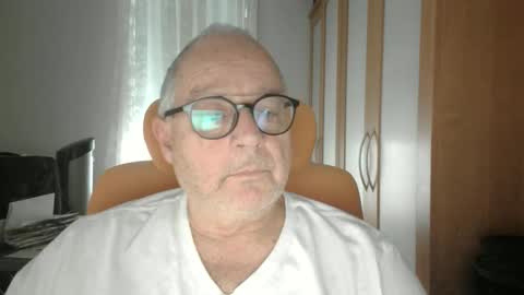 Snapshot of gamin68 chatting on November 2025 06:03:02 PM gamin68 online show from November 2025 06:03:02 PM