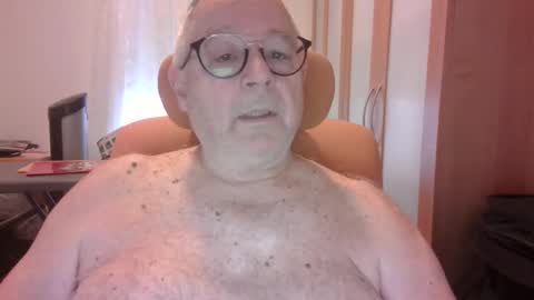 Snapshot of gamin68 chatting on November 2025 02:06:02 PM gamin68 online show from November 2025 02:06:02 PM