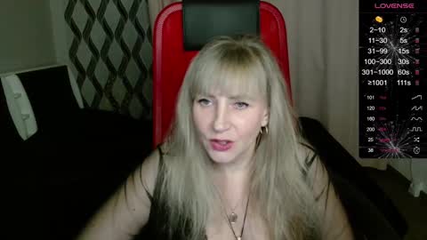 Janette online show from November 2025 05:18:01 PM