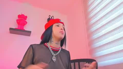 Snapshot of gangster_girl chatting on December 2024 01:59:02 PM GANG online show from December 2024 01:59:02 PM