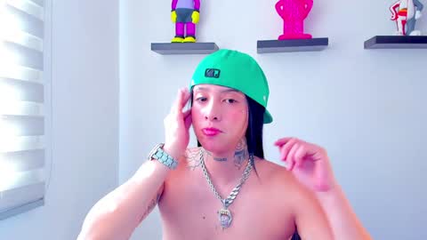 Snapshot of gangster_girl chatting on December 2024 02:37:01 PM GANG online show from December 2024 02:37:01 PM