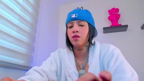 Snapshot of gangster_girl chatting on December 2024 09:43:01 PM GANG online show from December 2024 09:43:01 PM