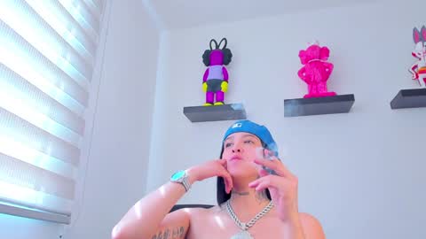 Snapshot of gangster_girl chatting on December 2024 04:04:01 PM GANG online show from December 2024 04:04:01 PM