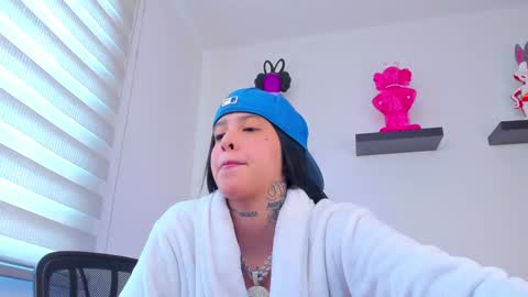 Snapshot of gangster_girl chatting on December 2024 07:29:01 PM GANG online show from December 2024 07:29:01 PM