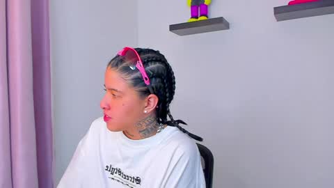 Snapshot of gangster_girl chatting on January 2025 09:33:02 AM GANG online show from January 2025 09:33:02 AM