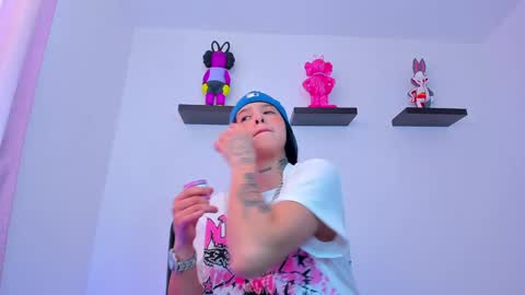 Snapshot of gangster_girl chatting on February 2025 01:51:02 PM GANG online show from February 2025 01:51:02 PM