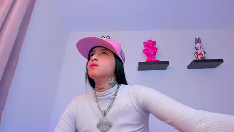 Snapshot of gangster_girl chatting on February 2025 01:58:01 AM GANG online show from February 2025 01:58:01 AM